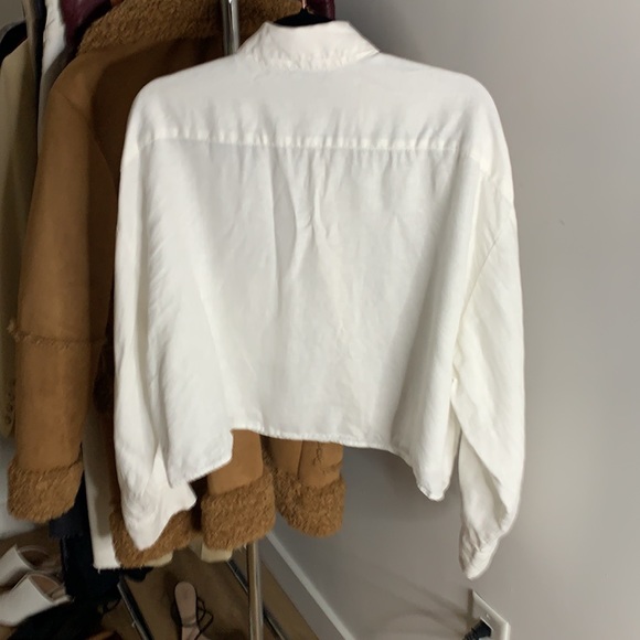 Cropped Linen Shirt - Picture 5 of 5